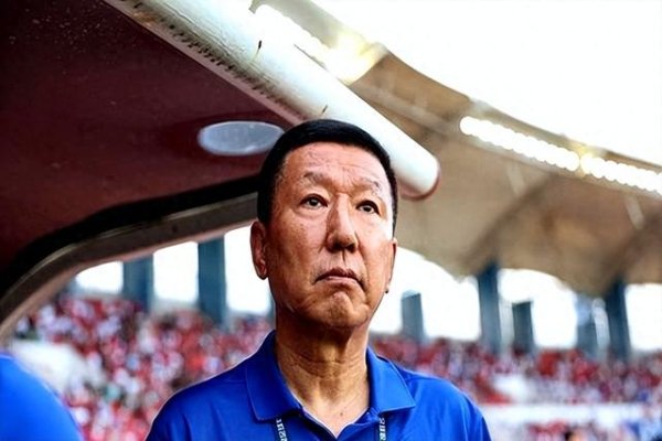 Hãy chú ý đến đối thủ của bạn! Shandong Taishan thay đổi đội ngũ huấn luyện của mình, Dalian Yingbo có vui hay buồn không?