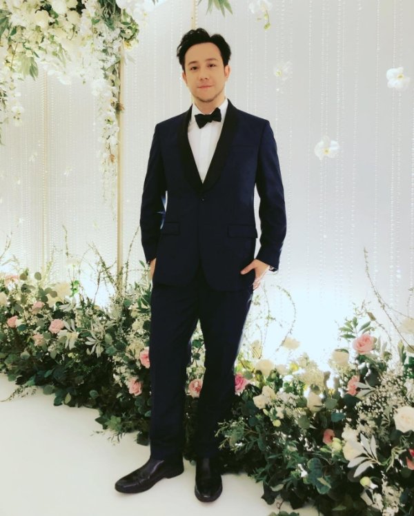 Ca sĩ Hong Kong Steven Cheung tìm kiếm sự giúp đỡ trên Instagram sau khi nhận được thông báo chấm dứt cho thuê từ chủ nhà