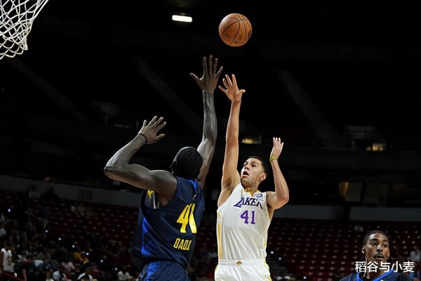 Thần chiến tranh trong các trò chơi cấp thấp! Liệu Lakers có cân nhắc việc ký hợp đồng với người ném bóng về phía trước này không?